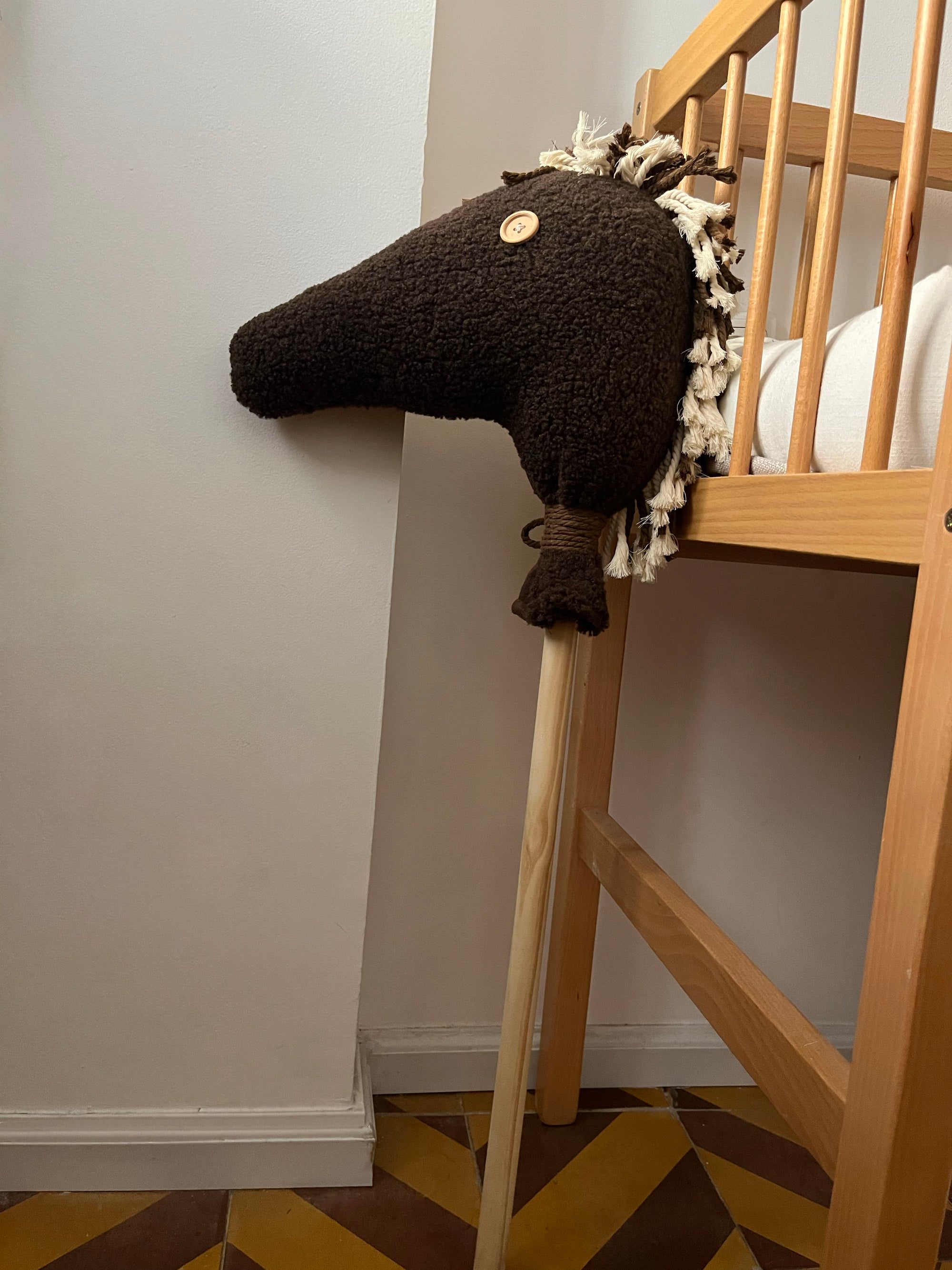 סוס בד על מקל - חום שוקולד